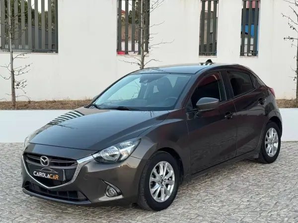 Mazda 2 2015 - 11950 EUR, 60000 km - 60000km - foto 3 de 27