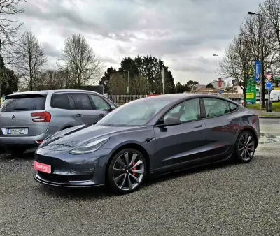 Tesla Model 3 2020 - 30400 EUR, 105371 km - AUTO.MOTO.pt - 105371km - foto 5 de 26