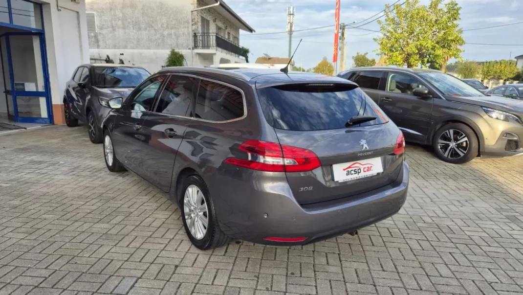 Peugeot 308 SW 2017 - 15900 EUR, 133694 km - AUTO.MOTO.pt - 133694km - foto 3 de 17