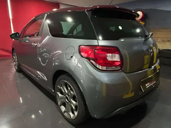 Citroën DS3 2010 - 7000 EUR, 287000 km - AUTO.MOTO.pt - 287000km - foto 4 de 13