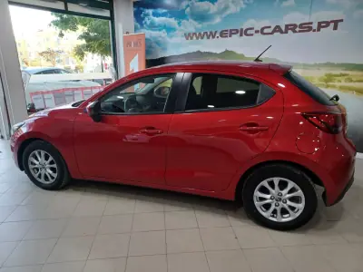 Mazda 2 2015 - 10890 EUR, 32931 km - foto 6 de 34