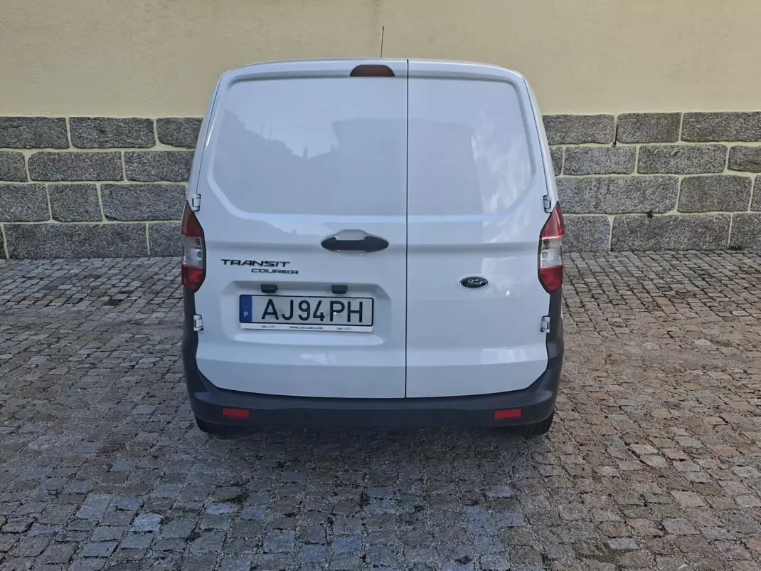 Ford Transit Courier 2021 - 12990 EUR, 88501 km - AUTO.MOTO.pt - 88501km - foto 3 de 15