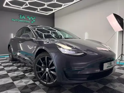 Tesla Model 3 2019 - 24500 EUR, 118000 km - AUTO.MOTO.pt - 118000km - foto 4 de 19