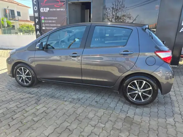 Toyota Yaris 2020 - 13900 EUR, 127000 km - AUTO.MOTO.pt - 127000km - foto 4 de 17