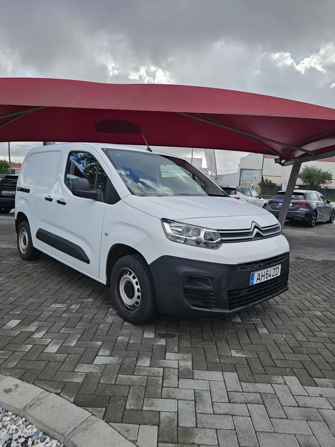 Citroën BERLINGO 1.5 BlueHDi 100 S&S Club M 2021 - 15300 EUR, 100480 km - AUTO.MOTO.pt - 100480km - foto 3 de 14