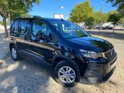 Peugeot Rifter 2019 - 19500 EUR, 110000 km - AUTO.MOTO.pt - 110000km - foto 1 de 11