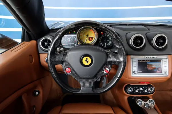 Ferrari California 2012 - 132000 EUR, 57249 km - AUTO.MOTO.pt - 57249km - foto 12 de 21