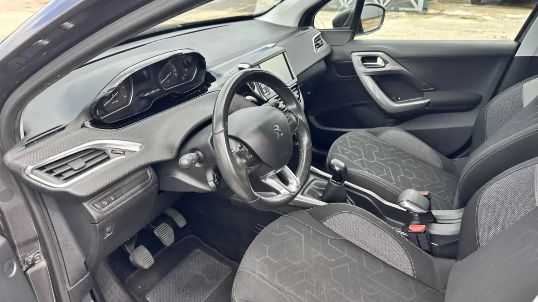 Peugeot 2008 2016 - 12900 EUR, 122000 km - AUTO.MOTO.pt - 122000km - foto 9 de 12