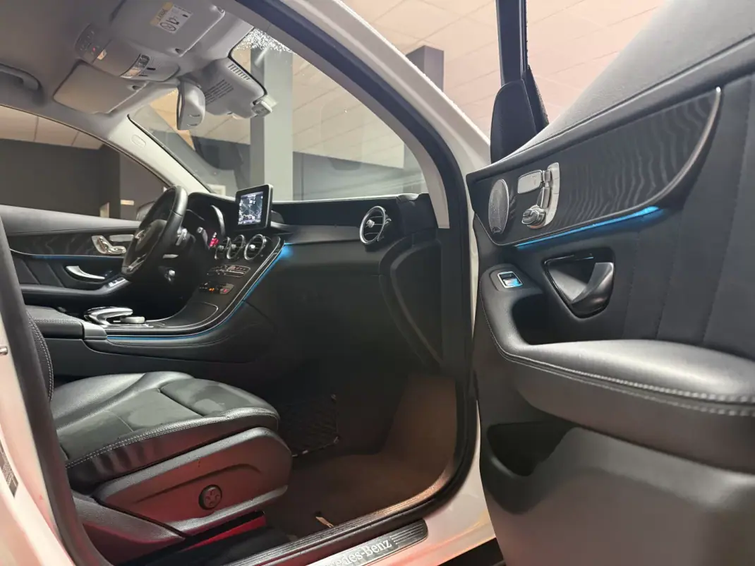 Mercedes-Benz GLC 350 2018 - 35990 EUR, 125987 km - AUTO.MOTO.pt - 125987km - foto 10 de 22