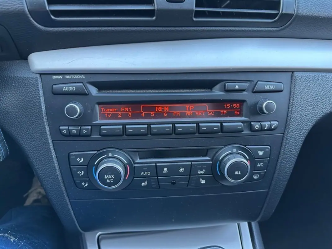 BMW 120 2013 - 17500 EUR, 154360 km - AUTO.MOTO.pt - 154360km - foto 33 de 46