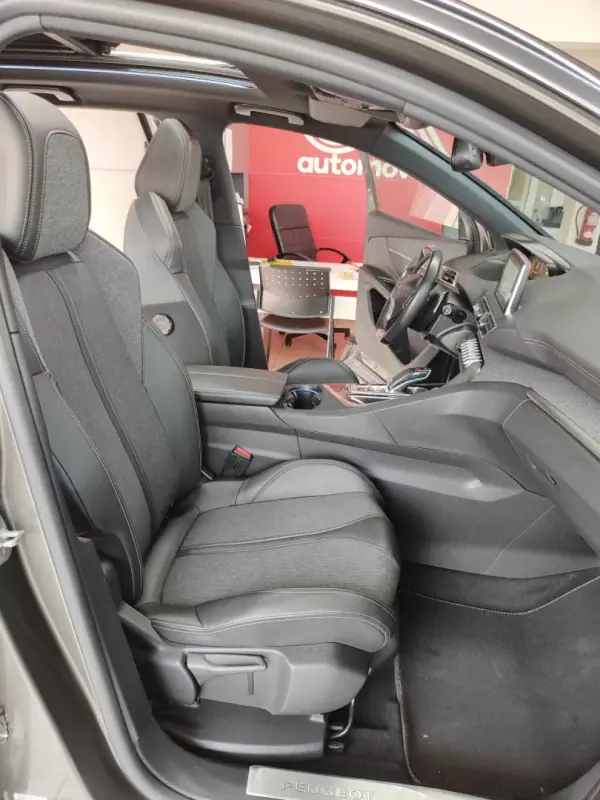 Peugeot 3008 2018 - 19650 EUR, 79000 km - AUTO.MOTO.pt - 79000km - foto 18 de 37