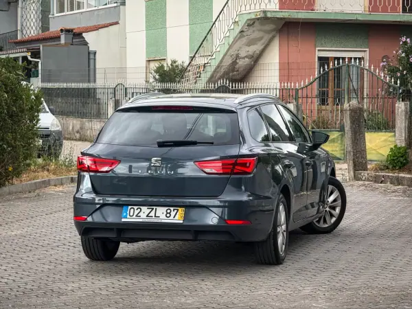 SEAT Leon ST 2019 - 11990 EUR, 190000 km - AUTO.MOTO.pt - 190000km - foto 2 de 12