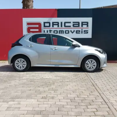 Toyota Yaris 2021 - 17490 EUR, 28569 km - AUTO.MOTO.pt - 28569km - foto 10 de 19
