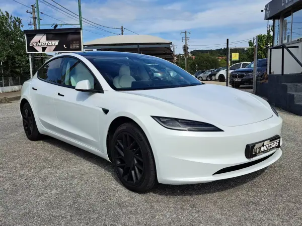 Tesla Model 3 Tração Traseira Premium 2025 Electric