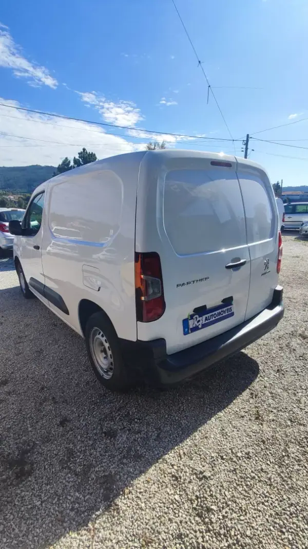 Peugeot Partner 2021 - 12499 EUR, 217978 km - AUTO.MOTO.pt - 217978km - foto 21 de 21