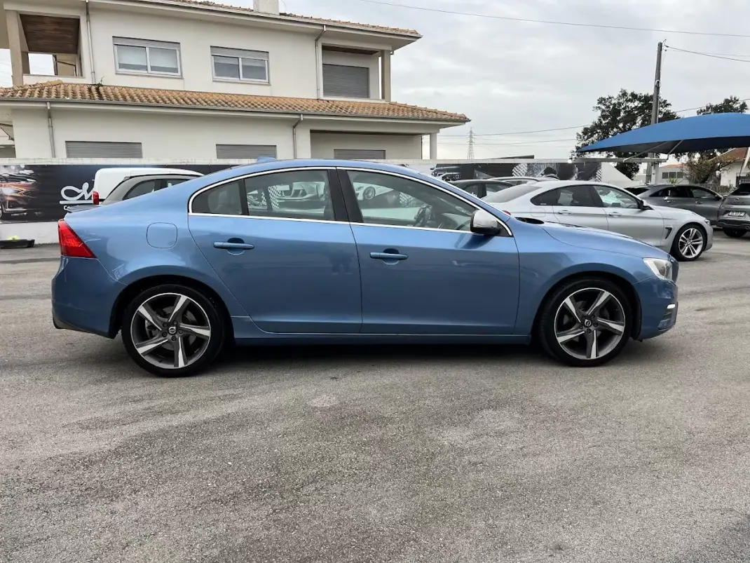 Volvo S60 2015 - 11950 EUR, 225000 km - AUTO.MOTO.pt - 225000km - foto 4 de 53