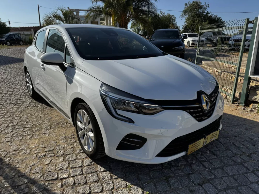 Renault Clio 2021 - 16400 EUR, 88000 km - AUTO.MOTO.pt - 88000km - foto 12 de 20