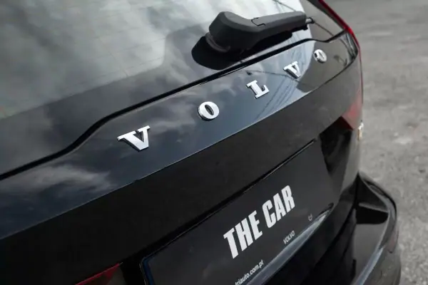Volvo V60 2019 - 18400 EUR, 258859 km - AUTO.MOTO.pt - 258859km - foto 8 de 25