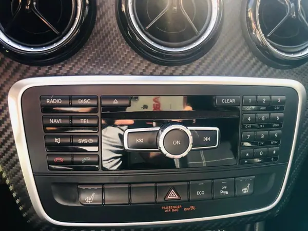 Mercedes-Benz GLA 200 2014 - 20000 EUR, 200000 km - AUTO.MOTO.pt - 200000km - foto 14 de 24