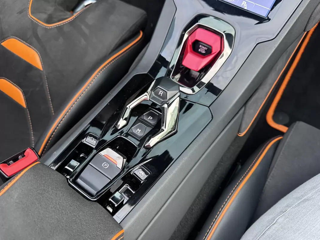 Lamborghini Huracán Spyder 2022 - 398000 EUR, 40000 km - AUTO.MOTO.pt - 40000km - foto 48 de 55