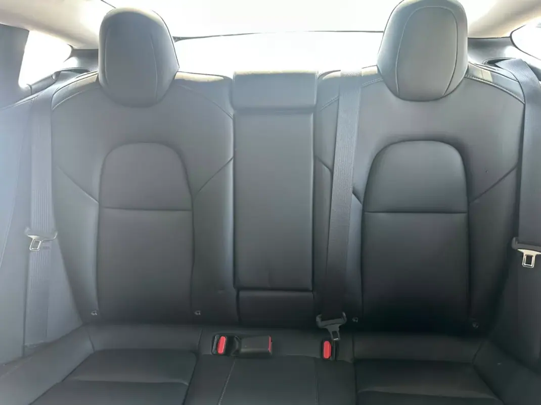 Tesla Model 3 2020 - 33900 EUR, 48971 km - 48971km - foto 27 de 31