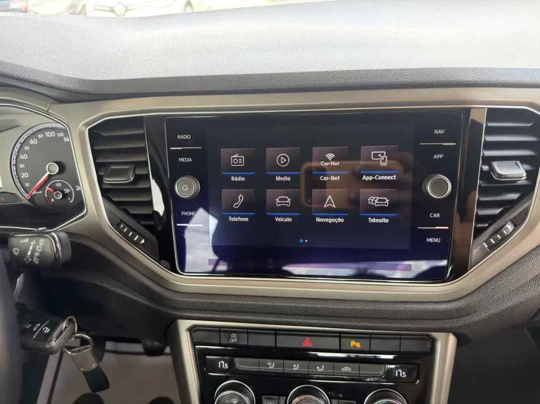 Volkswagen T-Roc 2020 - 19850 EUR, 142560 km - AUTO.MOTO.pt - 142560km - foto 15 de 20