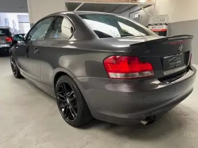 BMW 120 2009 - 11999 EUR, 261000 km - AUTO.MOTO.pt - 261000km - foto 4 de 10