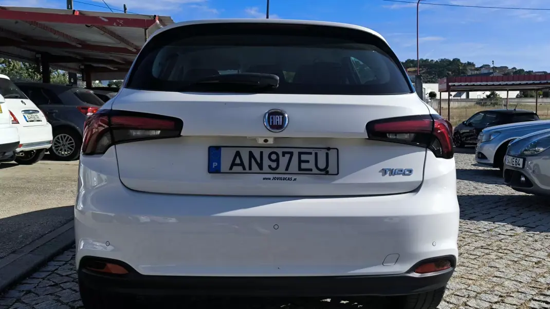 Fiat Tipo 2021 - 12450 EUR, 123360 km - AUTO.MOTO.pt - 123360km - foto 6 de 11