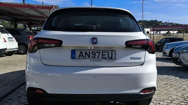 Fiat Tipo 2021 - 12450 EUR, 123360 km - AUTO.MOTO.pt - 123360km - foto 6 de 11