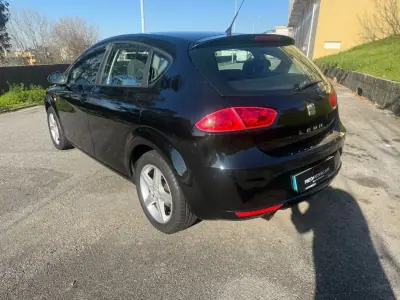 SEAT Leon 2011 - 7350 EUR, 217000 km - AUTO.MOTO.pt - 217000km - foto 6 de 24
