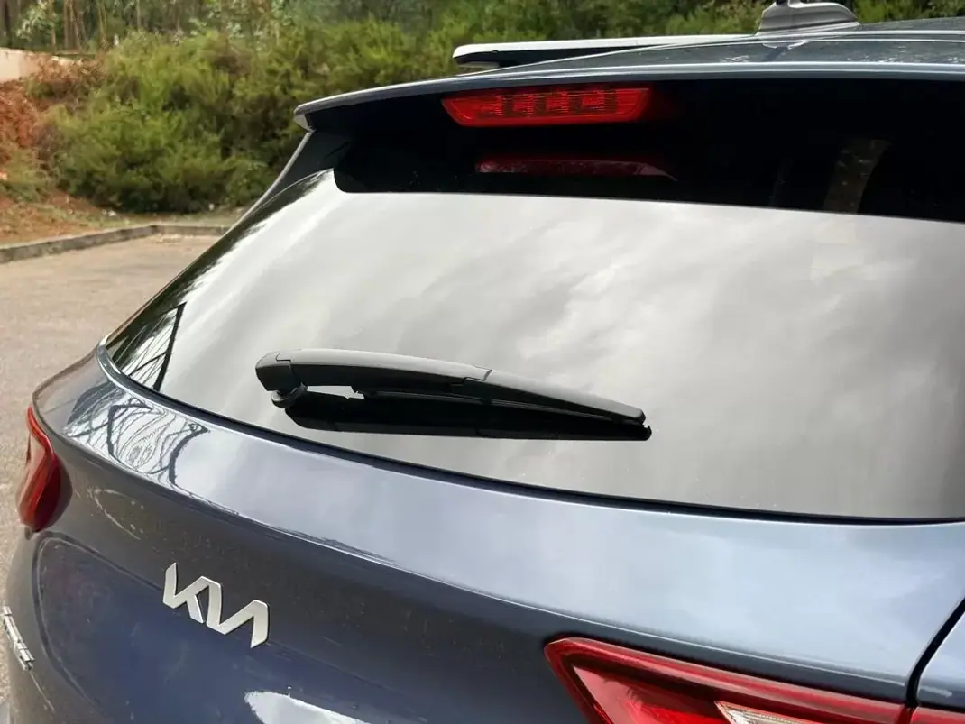 Kia Stonic 2021 - 11900 EUR, 126100 km - AUTO.MOTO.pt - 126100km - foto 4 de 28