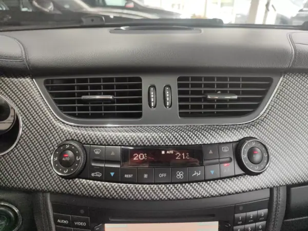 Mercedes-Benz CLS 55 AMG 2005 - 37500 EUR, 135000 km - AUTO.MOTO.pt - 135000km - foto 32 de 42