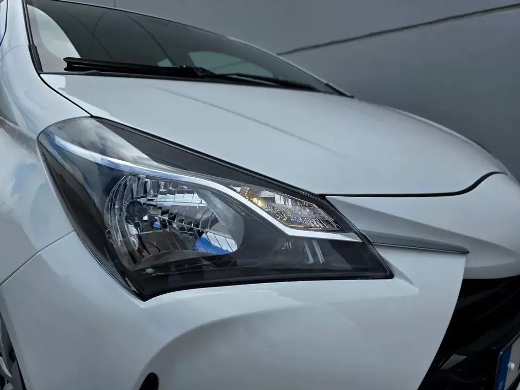 Toyota Yaris 2019 - 11500 EUR, 35900 km - 35900km - foto 9 de 21