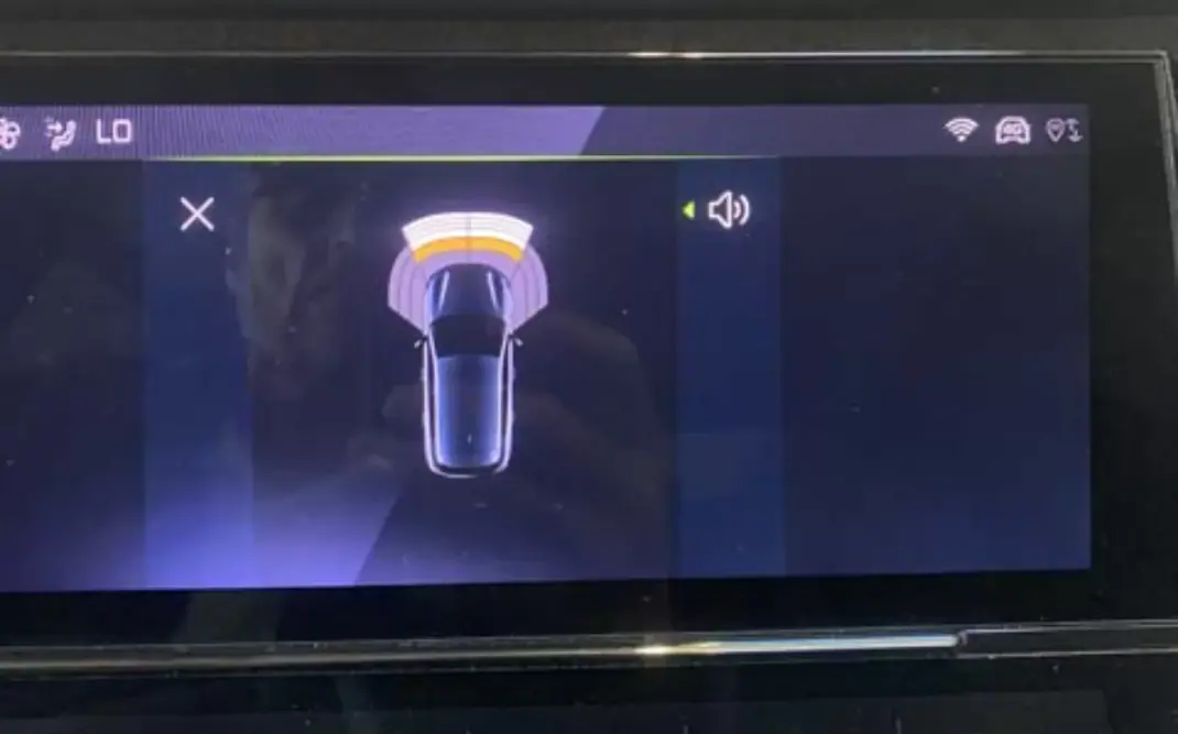 Peugeot 308 2023 - 18990 EUR, 89140 km - AUTO.MOTO.pt - 89140km - foto 12 de 14