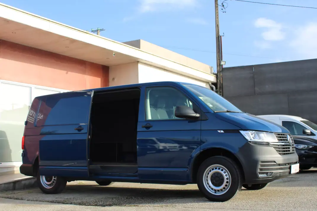 VW Transporter 2.0 TDI Confortline Extra AC 2020 - 17990 EUR, 199000 km - AUTO.MOTO.pt - 199000km - foto 8 de 24