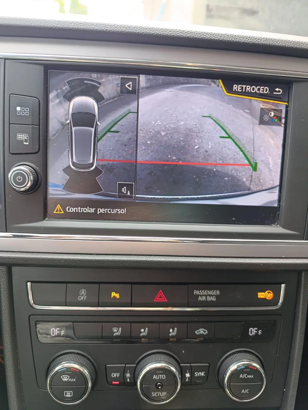 SEAT Leon ST 2017 - 9850 EUR, 180000 km - AUTO.MOTO.pt - 180000km - foto 7 de 9