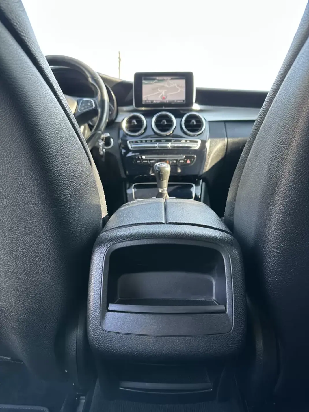 Mercedes-Benz C 180 2017 - 17900 EUR, 249000 km - 249000km - foto 48 de 58