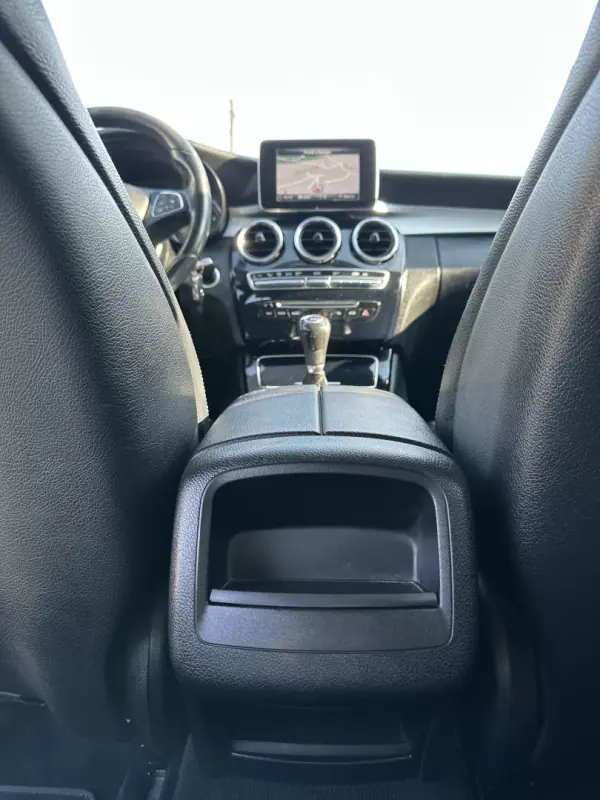 Mercedes-Benz C 180 2017 - 15900 EUR, 249000 km - AUTO.MOTO.pt - 249000km - foto 48 de 58
