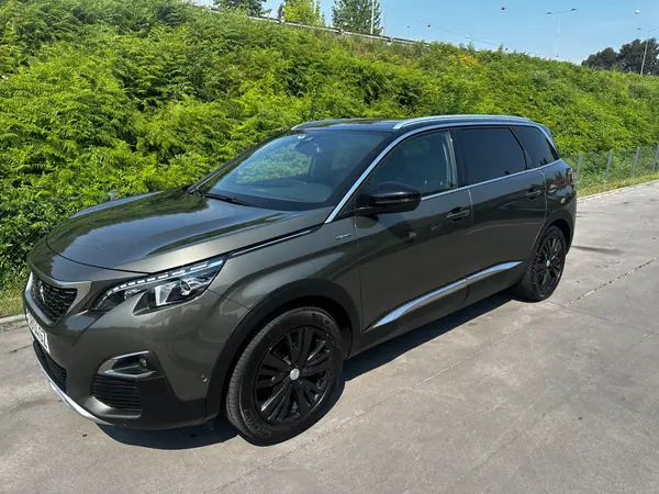 Peugeot 5008 2019 - 21000 EUR, 114000 km - AUTO.MOTO.pt - 114000km - foto 2 de 13