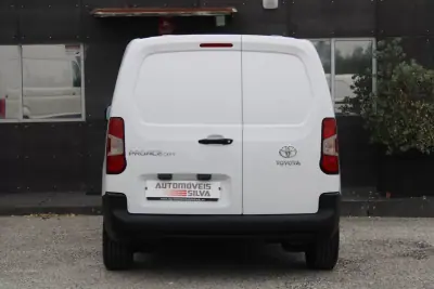 Toyota Proace City 1.5D L1 Active 2020 - 12990 EUR, 180000 km - AUTO.MOTO.pt - 180000km - foto 9 de 19