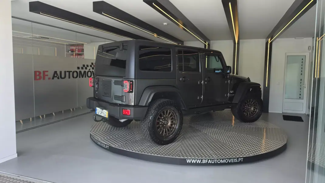 Jeep Wrangler Unlimited 2018 - 49500 EUR, 104894 km - AUTO.MOTO.pt - 104894km - foto 7 de 63