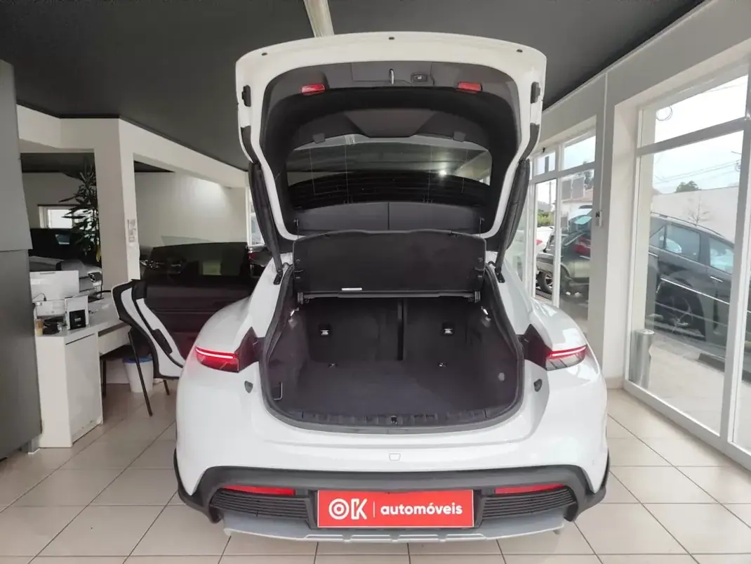 Porsche Taycan Cross Turismo 2022 - 65750 EUR, 55800 km - AUTO.MOTO.pt - 55800km - foto 17 de 40