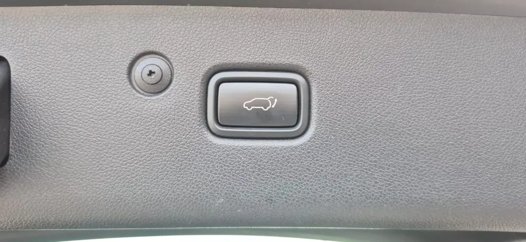 Kia Sportage 2020 - 20000 EUR, 99000 km - AUTO.MOTO.pt - 99000km - foto 25 de 28