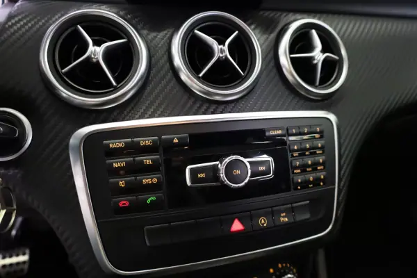 Mercedes-Benz A 200 2015 - 20950 EUR, 54047 km - AUTO.MOTO.pt - 54047km - foto 27 de 32