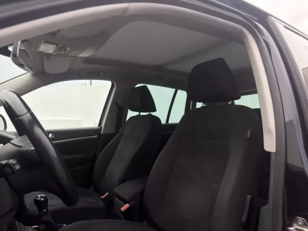 Volkswagen Tiguan 2011 - 13800 EUR, 147290 km - AUTO.MOTO.pt - 147290km - foto 9 de 26