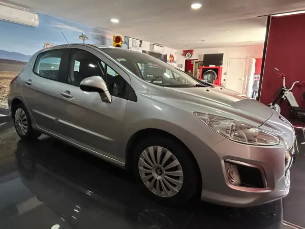 Peugeot 308 2011 - 5250 EUR, 262746 km - 262746km - foto 7 de 17