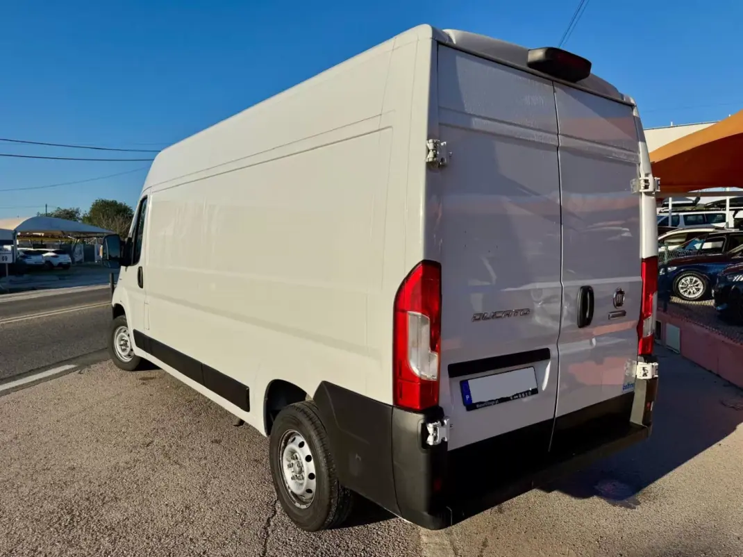 Fiat Ducato 33 MH2 2.2 Mjet 140cv 2022 - 22950 EUR, 126700 km - AUTO.MOTO.pt - 126700km - foto 4 de 10