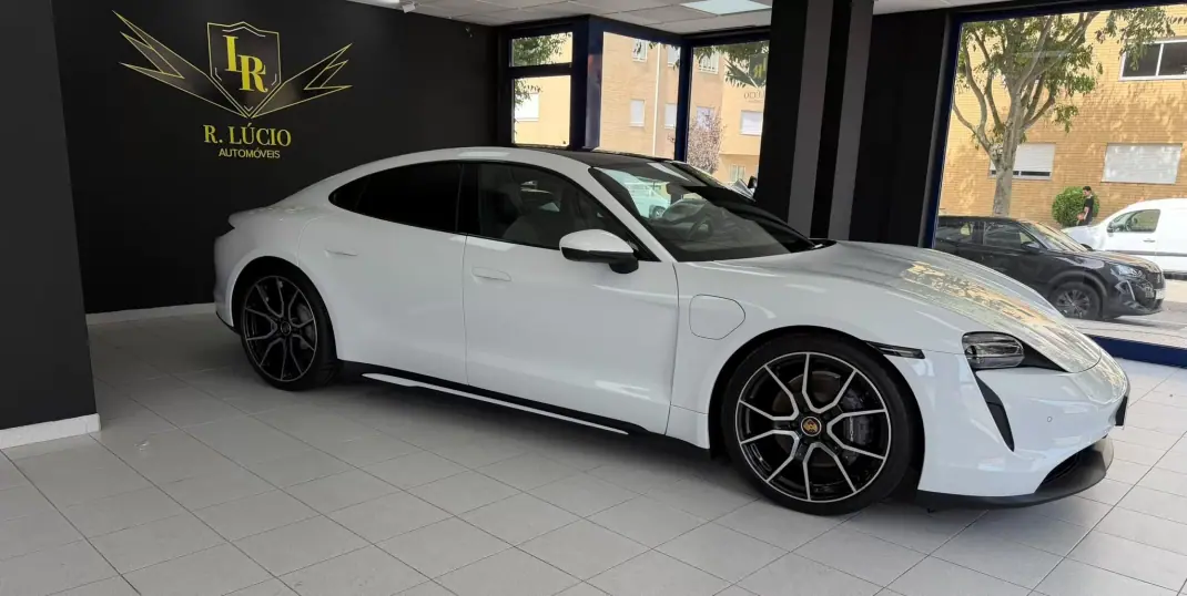 Porsche Taycan 2023 - 67000 EUR, 46411 km - 46411km - foto 5 de 40
