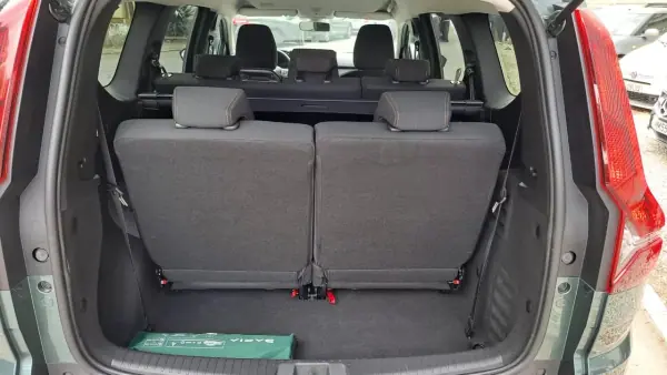 Dacia Jogger 2024 - 20890 EUR, 6203 km - AUTO.MOTO.pt - 6203km - foto 8 de 50