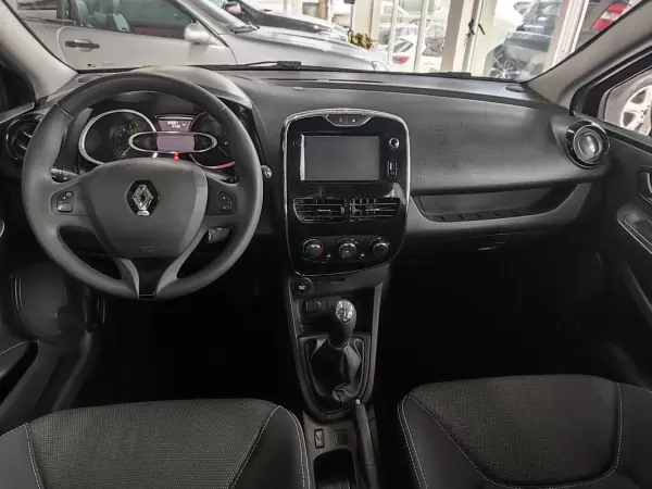 Renault Clio 2014 - 8750 EUR, 109100 km - AUTO.MOTO.pt - 109100km - foto 29 de 30